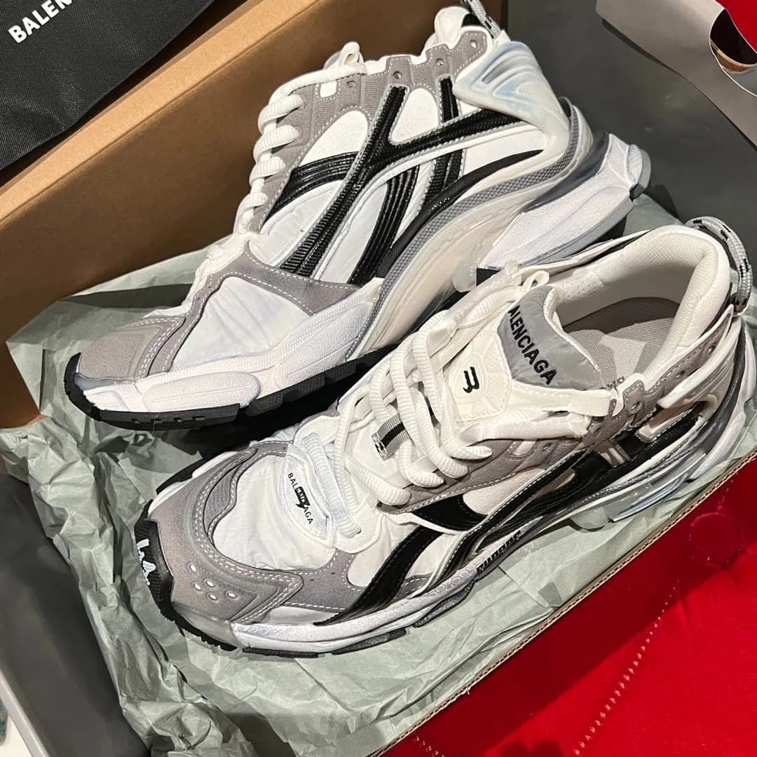 Balenciaga Runner Sneaker 7.0 in Black product thumbnail view 3