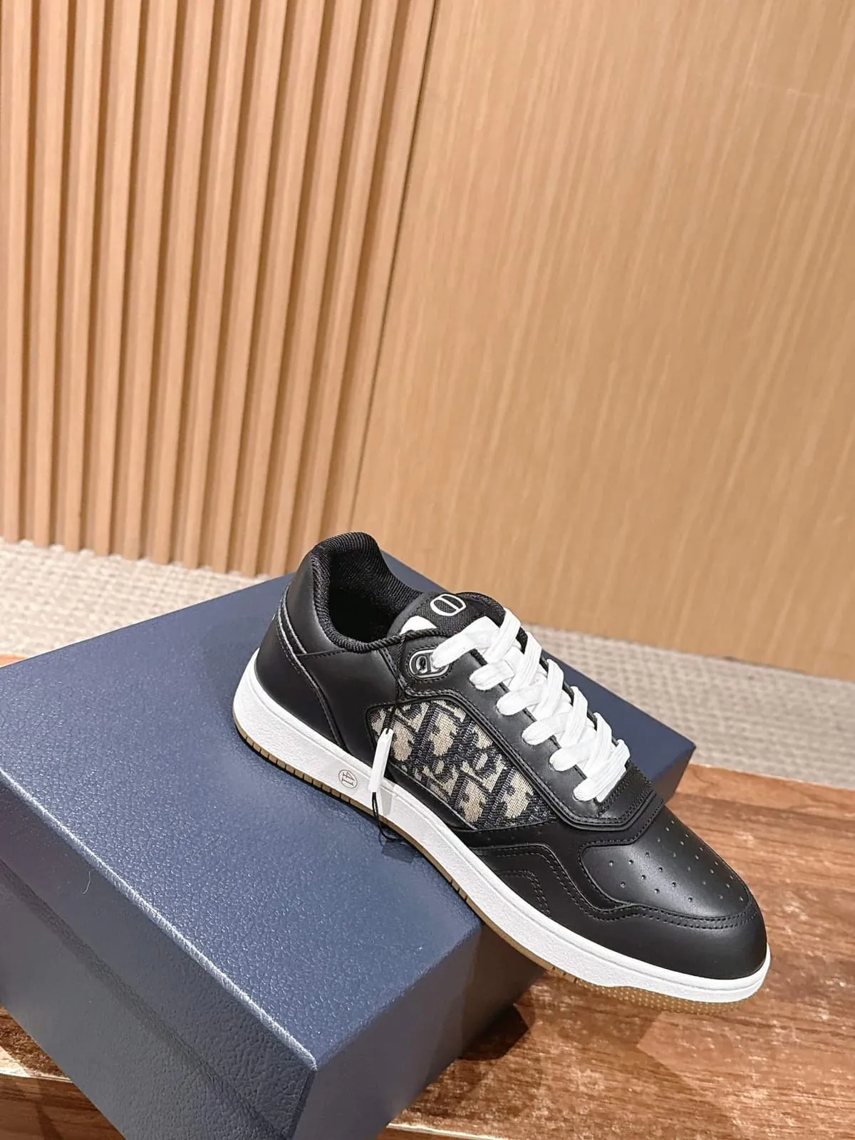 Dior Sneakers B27 in Black product thumbnail view 3