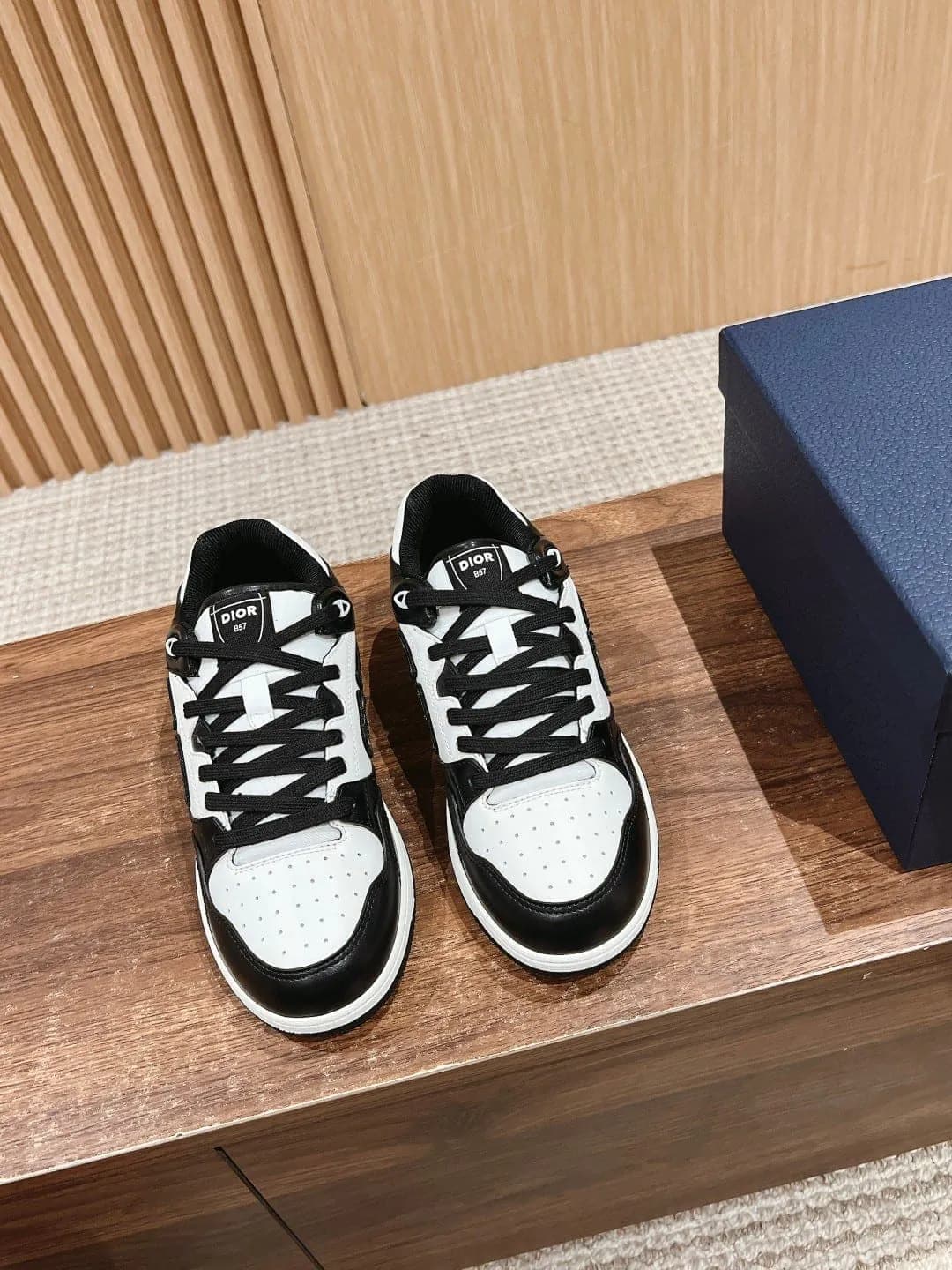 Dior Sneakers B57 in Black product thumbnail view 2