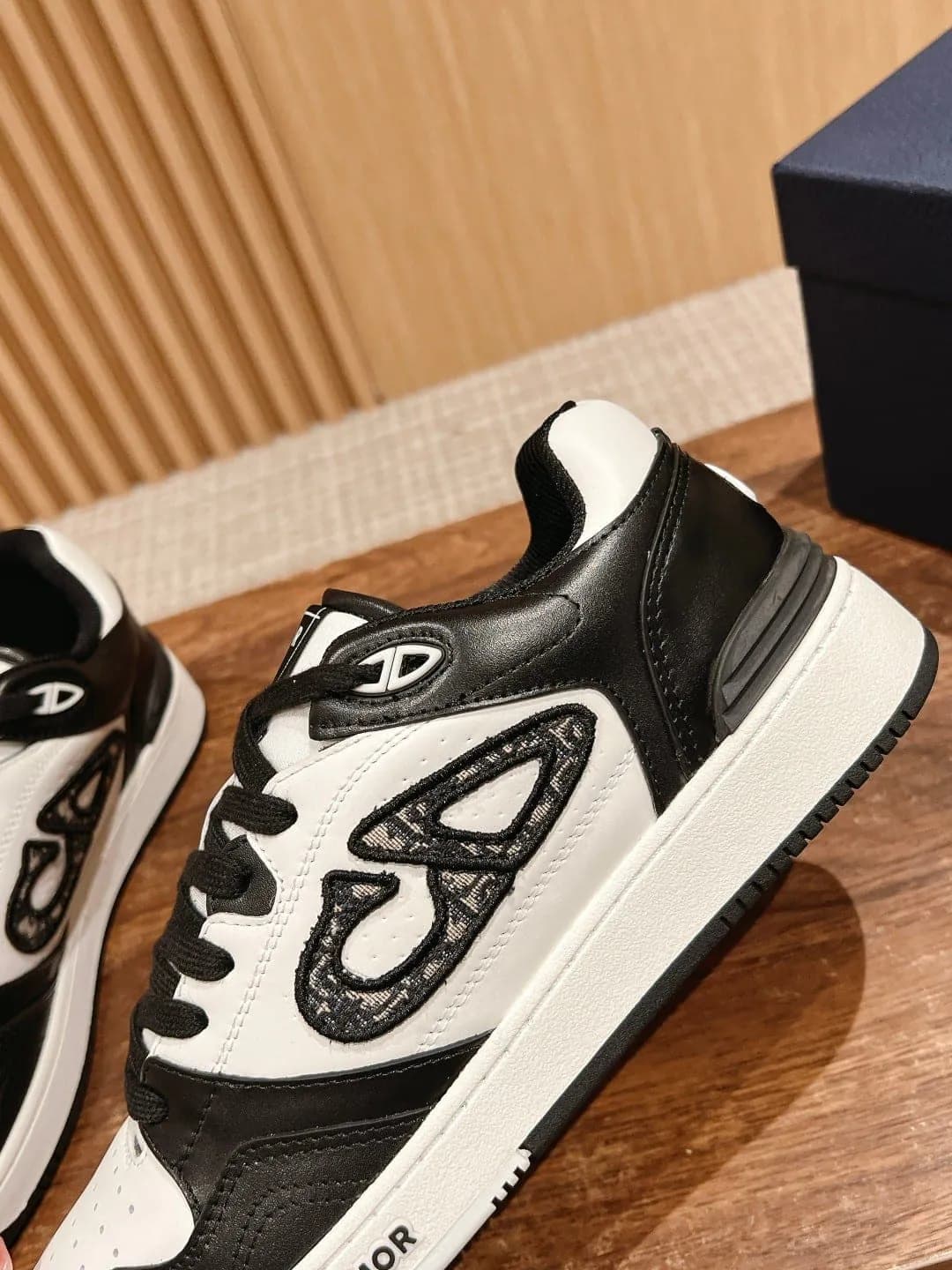Dior Sneakers B57 in Black product thumbnail view 7